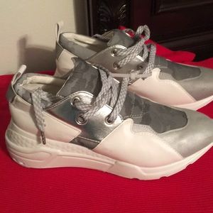 Steve Madden grey/white Sneakers